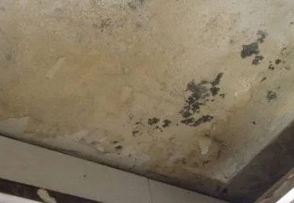 托里阳台漏水维修公司分享下托里卫生间渗水维修需要注意哪些问题。